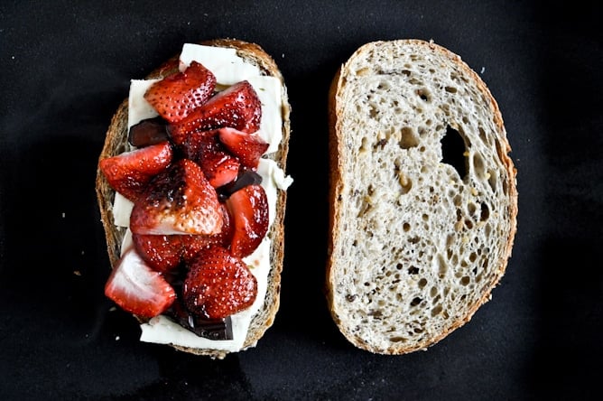 Roasted Strawberry, Brie + Chocolate Grilled Cheese I howsweeteats.com Roasted Strawberry, Brie + Chocolate Grilled Cheese I howsweeteats.com
