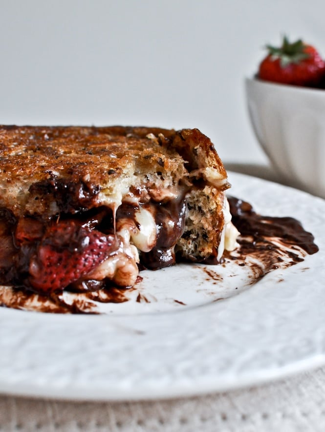 Roasted Strawberry, Brie + Chocolate Grilled Cheese I howsweeteats.com Roasted Strawberry, Brie + Chocolate Grilled Cheese I howsweeteats.com
