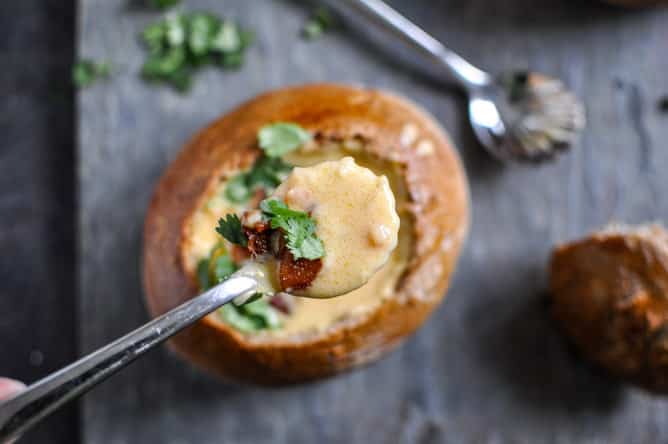 Beer Cheese Soup in Easy Homemade Whole Wheat Bread Bowls I howsweeteats.com Beer Cheese Soup in Easy Homemade Whole Wheat Bread Bowls I howsweeteats.com