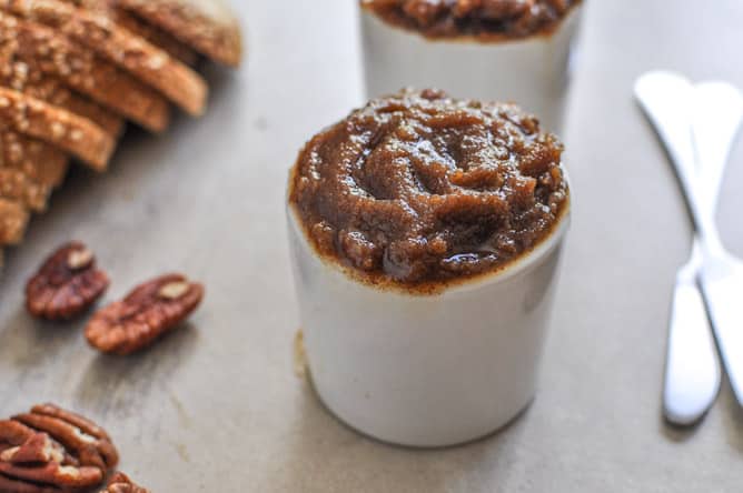 Roasted Pecan Pumpkin Butter I howsweeteats.com Roasted Pecan Pumpkin Butter I howsweeteats.com