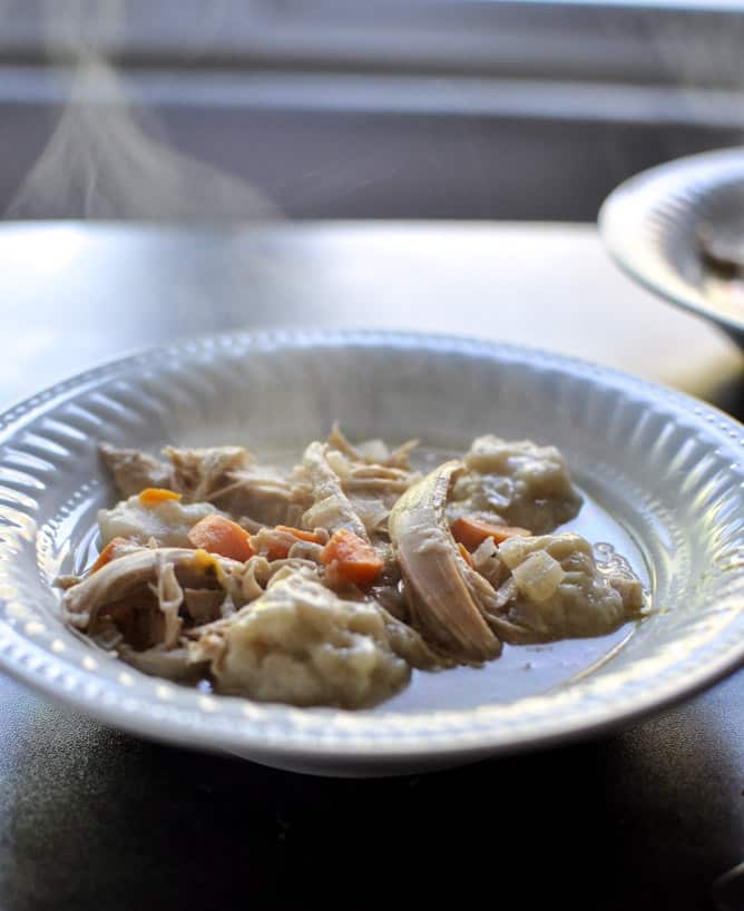 Easy Crockpot Chicken and Dumplings I howsweeteats.com Easy Crockpot Chicken and Dumplings I howsweeteats.com