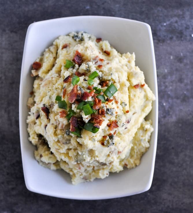 Buttermilk Bacon Blue Smashed Potatoes I howsweeteats.com Buttermilk Bacon Blue Smashed Potatoes I howsweeteats.com