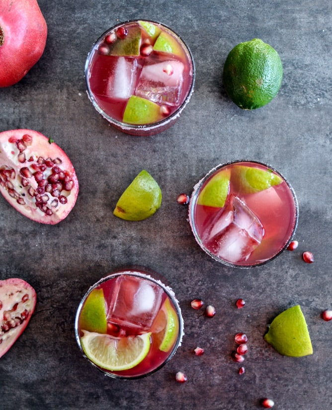 Pomegranate Margaritas I howsweeteats.com Pomegranate Margaritas I howsweeteats.com