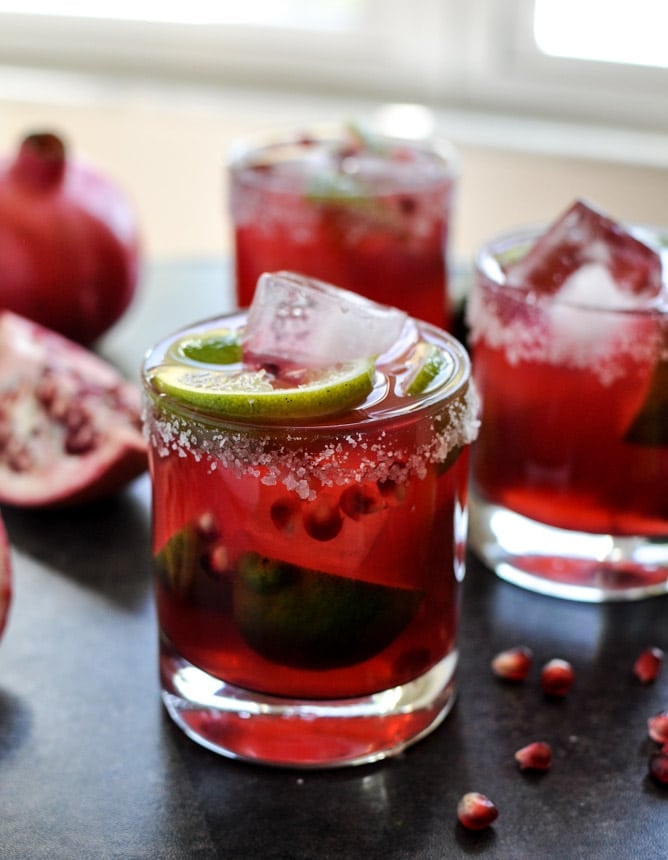 Pomegranate Margaritas I howsweeteats.com Pomegranate Margaritas I howsweeteats.com
