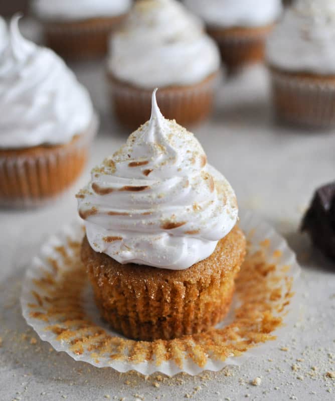 Pumpkin S'mores Cupcakes I howsweeteats.com Pumpkin S'mores Cupcakes I howsweeteats.com