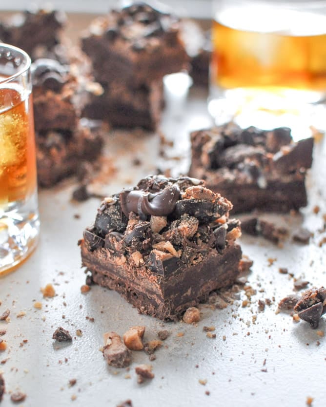 Loaded Chocolate Bourbon Fudge I howsweeteats.com Loaded Chocolate Bourbon Fudge I howsweeteats.com