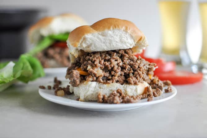 Crockpot Cheeseburgers I howsweeteats.com Crockpot Cheeseburgers I howsweeteats.com