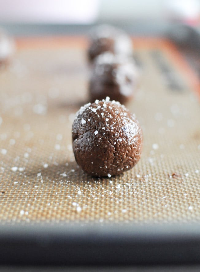 Salted Dark Chocolate Truffle Cookies I howsweeteats.com Salted Dark Chocolate Truffle Cookies I howsweeteats.com