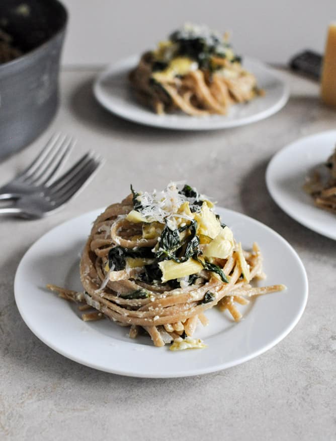 Spinach and Artichoke Linguine I howsweeteats.com Spinach and Artichoke Linguine I howsweeteats.com