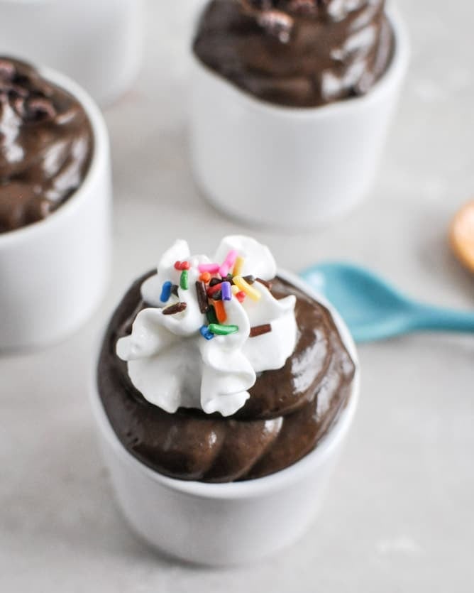 Healthy Chocolate Avocado Pudding I howsweeteats.com Healthy Chocolate Avocado Pudding I howsweeteats.com