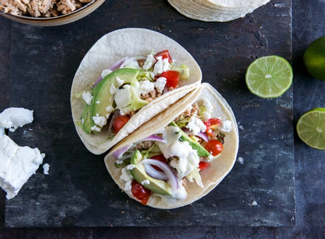 Smoky Roasted Chicken Tacos with Spicy Goat Cheese Queso I howsweeteats.com Smoky Roasted Chicken Tacos with Spicy Goat Cheese Queso I howsweeteats.com