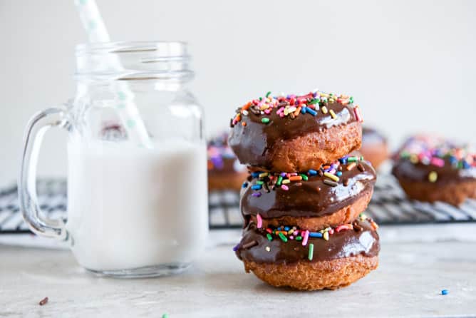 Chocolate Frosted Cake Donuts I howsweeteats.com Chocolate Frosted Cake Donuts I howsweeteats.com