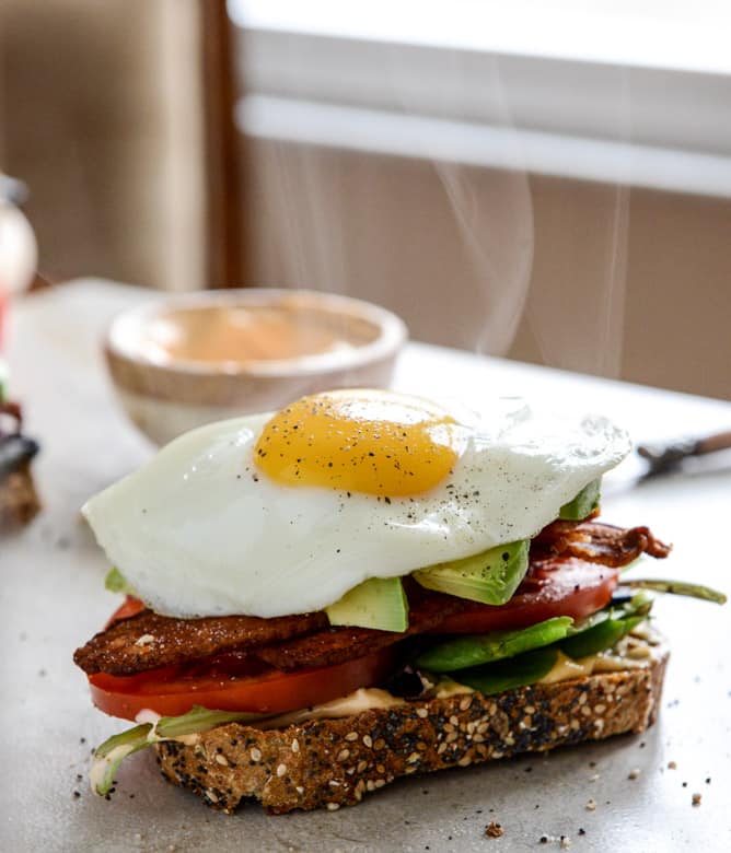 Avocado BLT's with Spicy Mayo and Fried Eggs I howsweeteats.com Avocado BLT's with Spicy Mayo and Fried Eggs I howsweeteats.com
