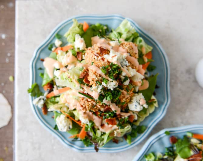 Crunchy Buffalo Chicken Salads with Bacon and Spicy Ranch I howsweeteats.com Crunchy Buffalo Chicken Salads with Bacon and Spicy Ranch I howsweeteats.com