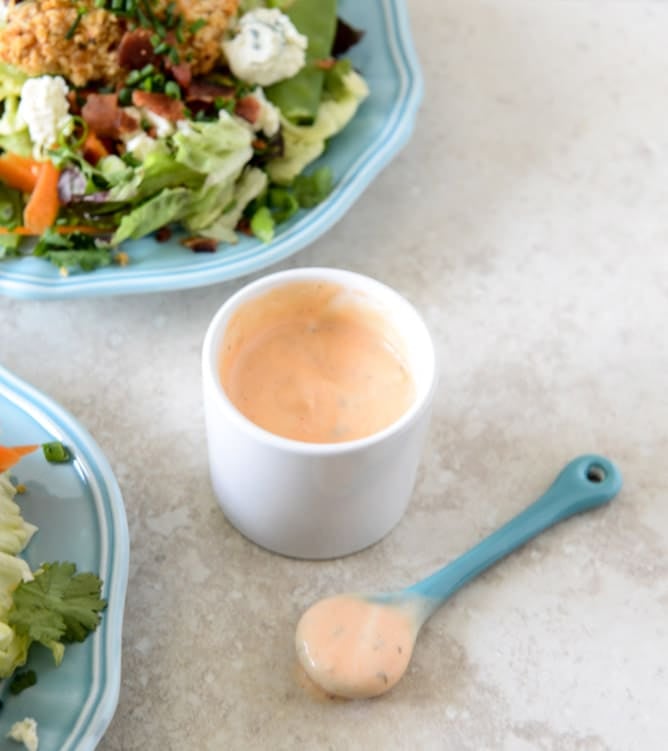 Crunchy Buffalo Chicken Salads with Bacon and Spicy Ranch I howsweeteats.com Crunchy Buffalo Chicken Salads with Bacon and Spicy Ranch I howsweeteats.com