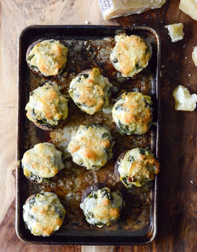 Spinach, Bacon + Artichoke Stuffed Portobellos I howsweeteats.com Spinach, Bacon + Artichoke Stuffed Portobellos I howsweeteats.com
