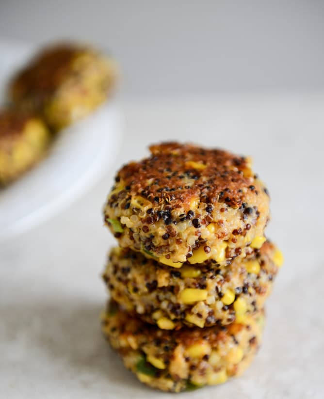 Crispy Buffalo Style Quinoa Sliders with Sweet Corn + Scallions I howsweeteats.com Crispy Buffalo Style Quinoa Sliders with Sweet Corn + Scallions I howsweeteats.com