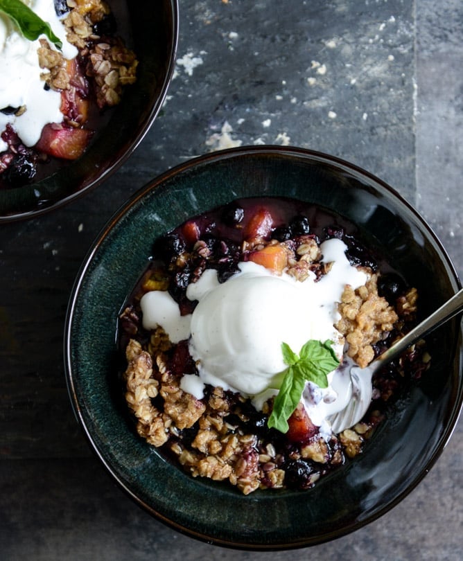 Fresh Peach, Blueberry + Basil Crisp I howsweeteats.com Fresh Peach, Blueberry + Basil Crisp I howsweeteats.com