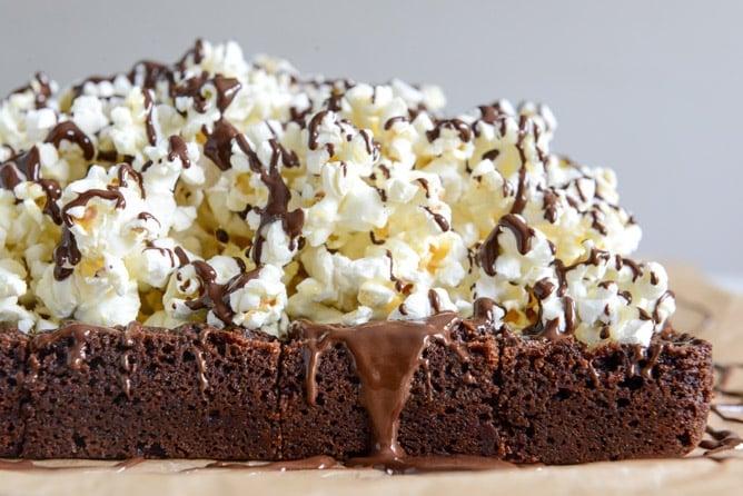 Buttered Popcorn Crunch Brownies I howsweeteats.com Buttered Popcorn Crunch Brownies I howsweeteats.com