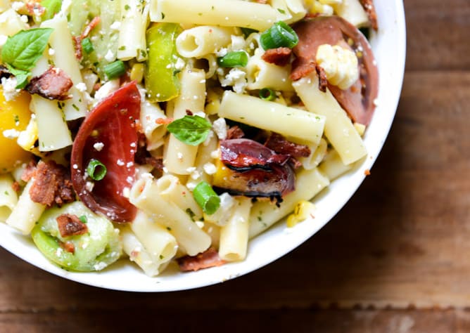 Smoky Heirloom Tomato and Grilled Peach Pasta Salad with Basil Vinaigrette I howsweeteats.com Smoky Heirloom Tomato and Grilled Peach Pasta Salad with Basil Vinaigrette I howsweeteats.com