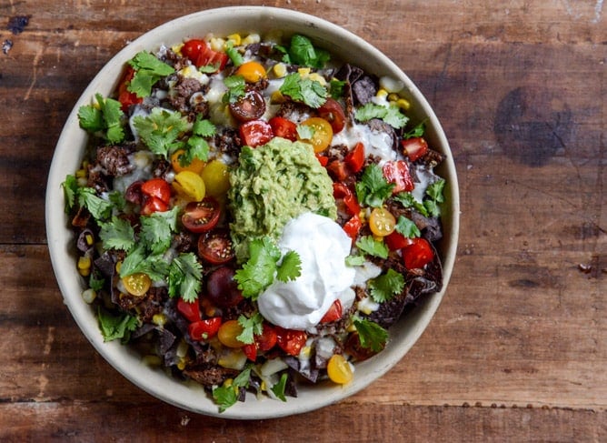 Crockpot Carne Asada Nachos I howsweeteats.com Crockpot Carne Asada Nachos I howsweeteats.com