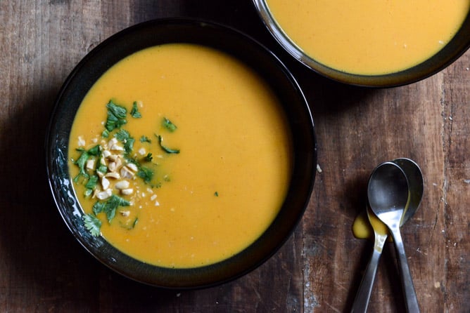 Thai Butternut Squash Soup I howsweeteats.com Thai Butternut Squash Soup I howsweeteats.com
