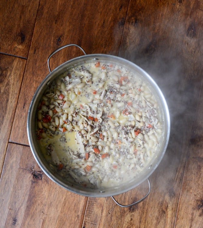 White Chicken Quinoa Chili I howsweeteats.com White Chicken Quinoa Chili I howsweeteats.com