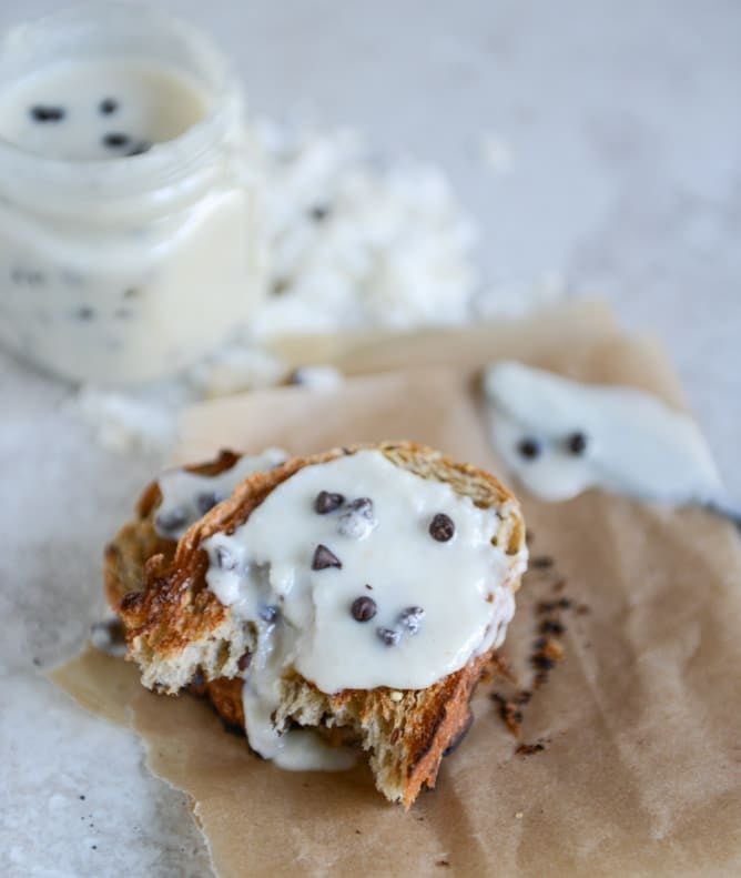 Homemade Chocolate Chip Coconut Butter I howsweeteats.com Homemade Chocolate Chip Coconut Butter I howsweeteats.com