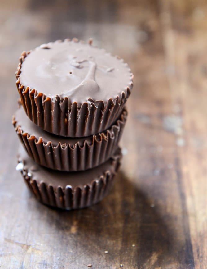 Homemade Mallo Cups I howsweeteats.com Homemade Mallo Cups I howsweeteats.com