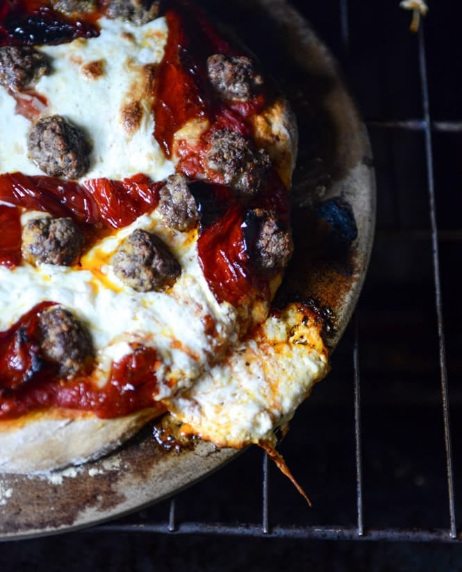 Mini Meatball Pizza with Fresh Mozzarella + Roasted Red Peppers I howsweeteats.com Mini Meatball Pizza with Fresh Mozzarella + Roasted Red Peppers I howsweeteats.com