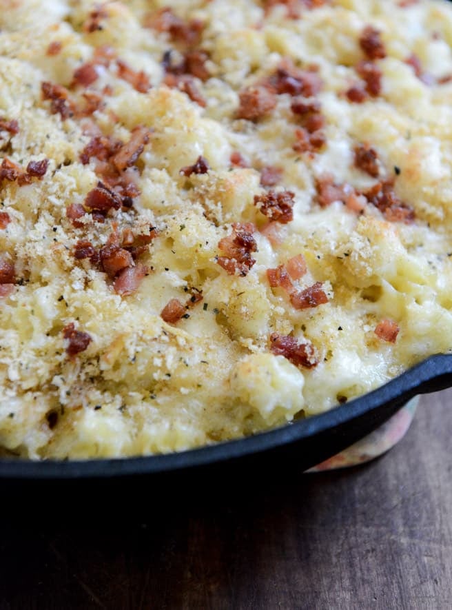 Cheesy Skillet Brussels Bacon Mac I howsweeteats.com Cheesy Skillet Brussels Bacon Mac I howsweeteats.com