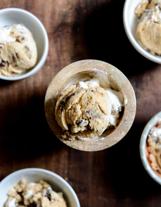Chocolate Chip Cookies and Cream Pumpkin Marshmallow Ice Cream I howsweeteats.com Chocolate Chip Cookies and Cream Pumpkin Marshmallow Ice Cream I howsweeteats.com