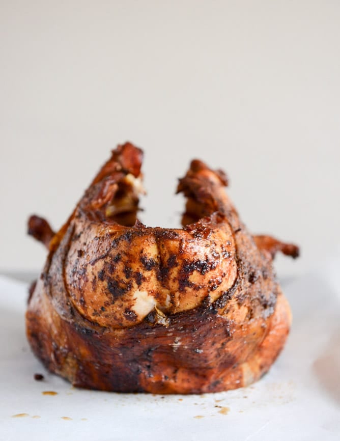this applewood smoked turkey is prepped with a maple bourbon brine and served with a cider bourbon gravy! I howsweeteats.com this applewood smoked turkey is prepped with a maple bourbon brine and served with a cider bourbon gravy! I howsweeteats.com