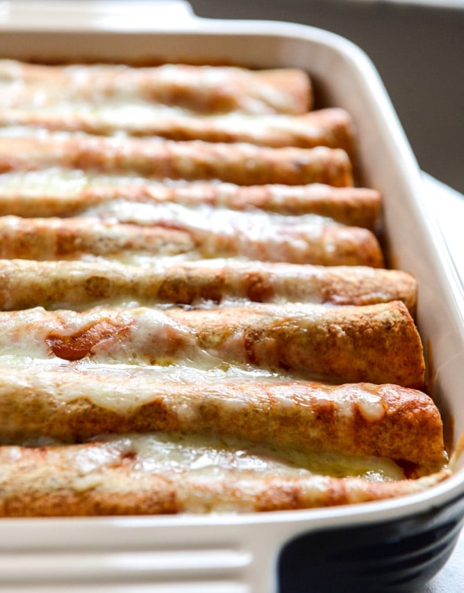 Lightened Up Beef Enchiladas with 10 Minute Enchilada Sauce I howsweeteats.com Lightened Up Beef Enchiladas with 10 Minute Enchilada Sauce I howsweeteats.com
