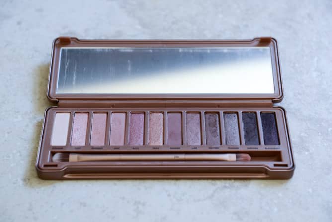 urban decay naked 3 palette I howsweeteats.com urban decay naked 3 palette I howsweeteats.com