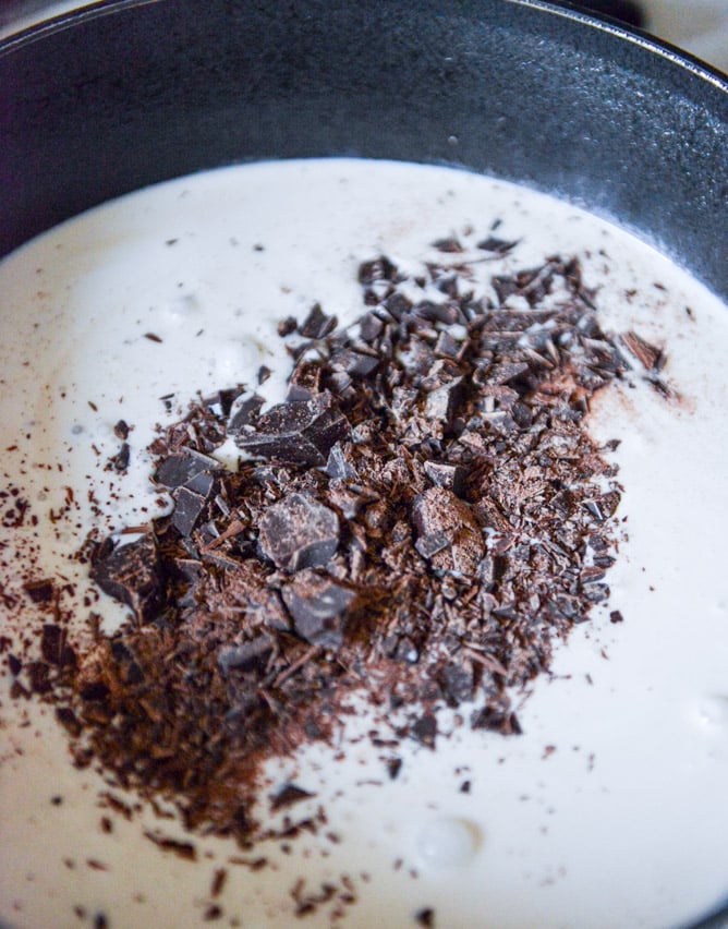 Toasted Marshmallow Cream Hot Chocolate I howsweeteats.com Toasted Marshmallow Cream Hot Chocolate I howsweeteats.com