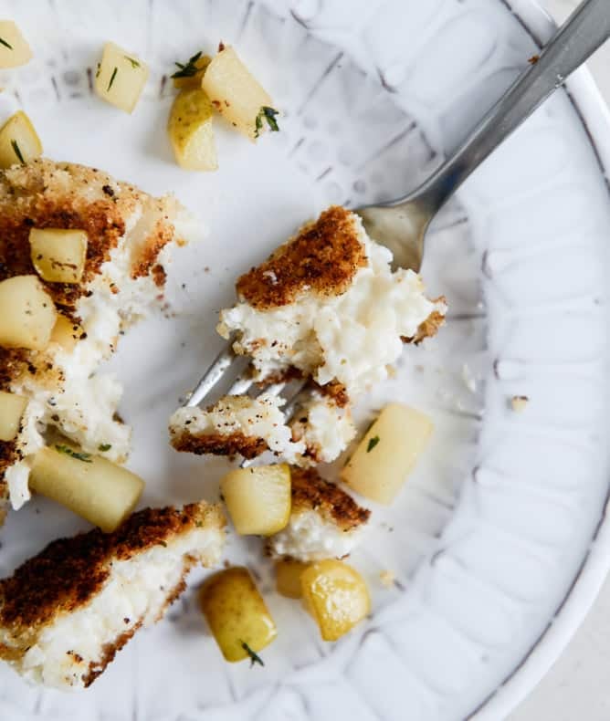 Crispy Goat Cheese Risotto Cakes with Vanilla Salted Winter Pears I howsweeteats.com Crispy Goat Cheese Risotto Cakes with Vanilla Salted Winter Pears I howsweeteats.com