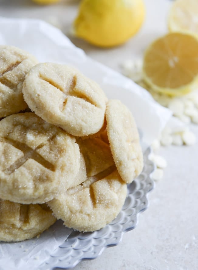 white chocolate lemon butter cookies I howsweeteats.com white chocolate lemon butter cookies I howsweeteats.com