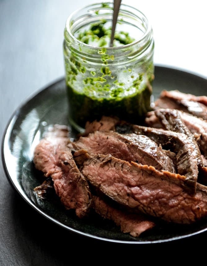 Garlic Brown Sugar Flank Steak with Chimichurri I howsweeteats.com Garlic Brown Sugar Flank Steak with Chimichurri I howsweeteats.com