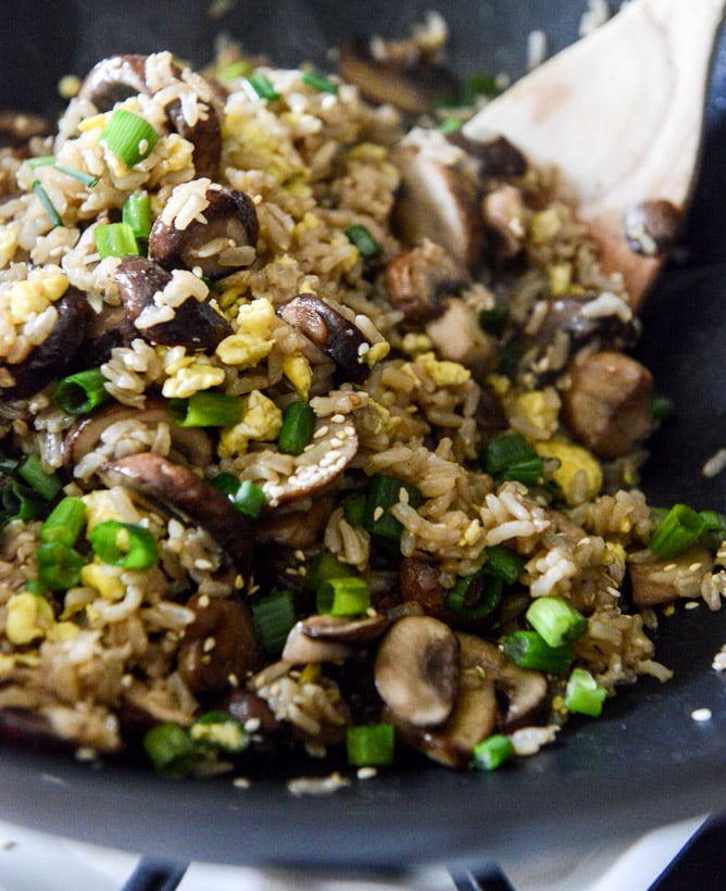 30 Minute Portobello Fried Brown Rice I howsweeteats.com 30 Minute Portobello Fried Brown Rice I howsweeteats.com