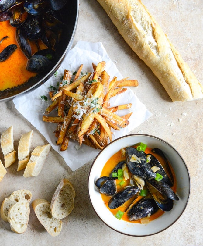 coconut curry mussels I howsweeteats.com