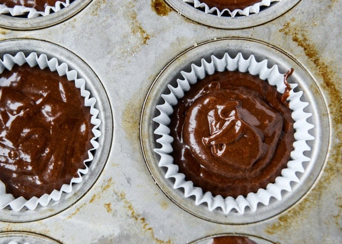 chocolate coconut cream cupcakes I howsweeteats.com