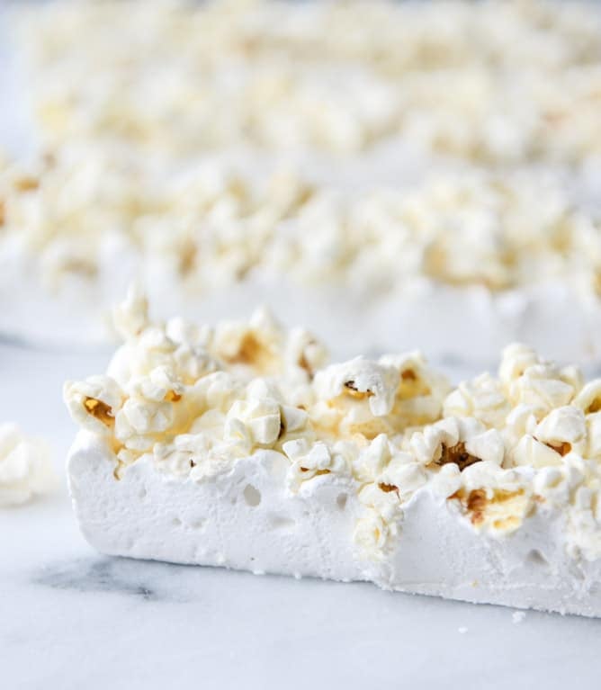 buttered popcorn marshmallow s'mores I howsweeteats.com