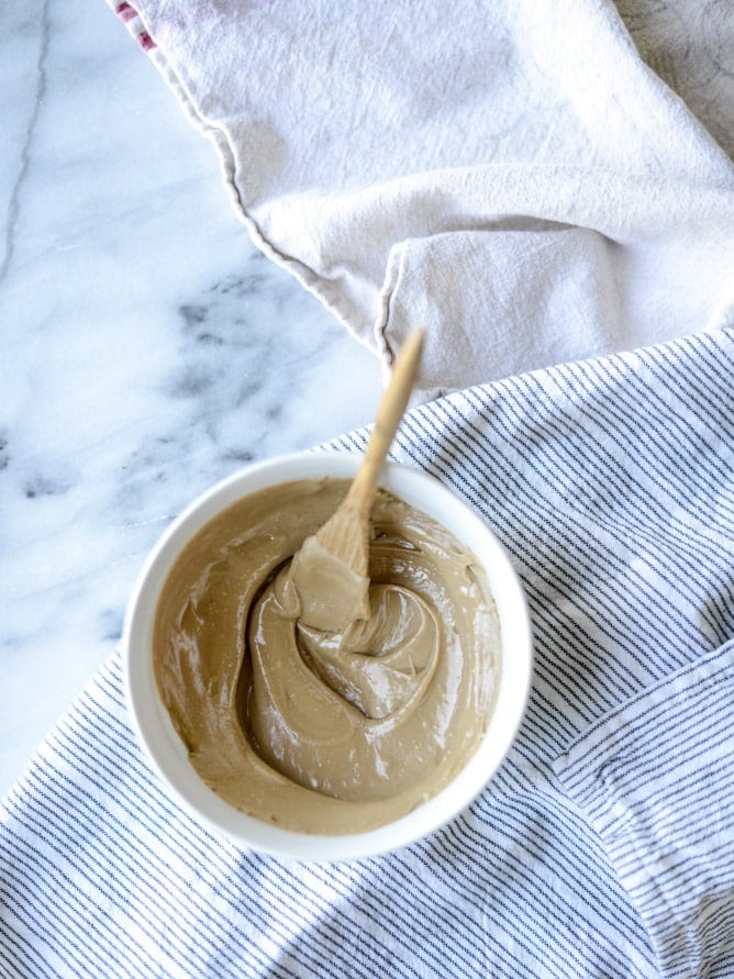 slow cooker apple cinnamon oatmeal with maple cream I howsweeteats.com
