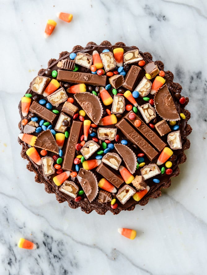 peanut butter nutella candy bar brownie I howsweeteats.com