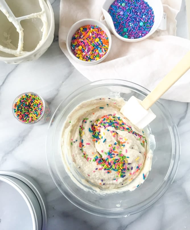 mini sprinkle smash cake I howsweeteats.com