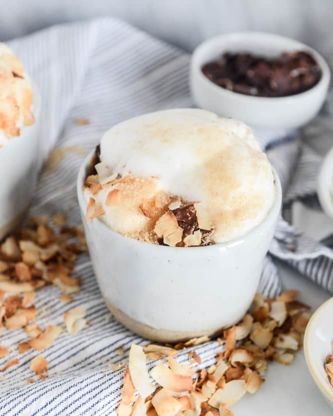 homemade coconut latte I howsweeteats.com