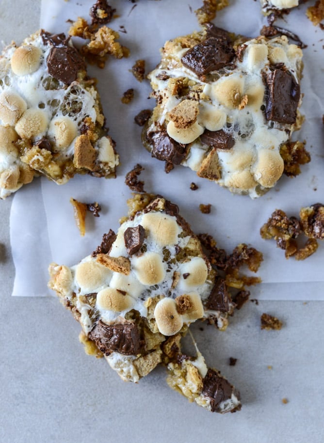chocolate chip s'mores barsI howsweeteats.com