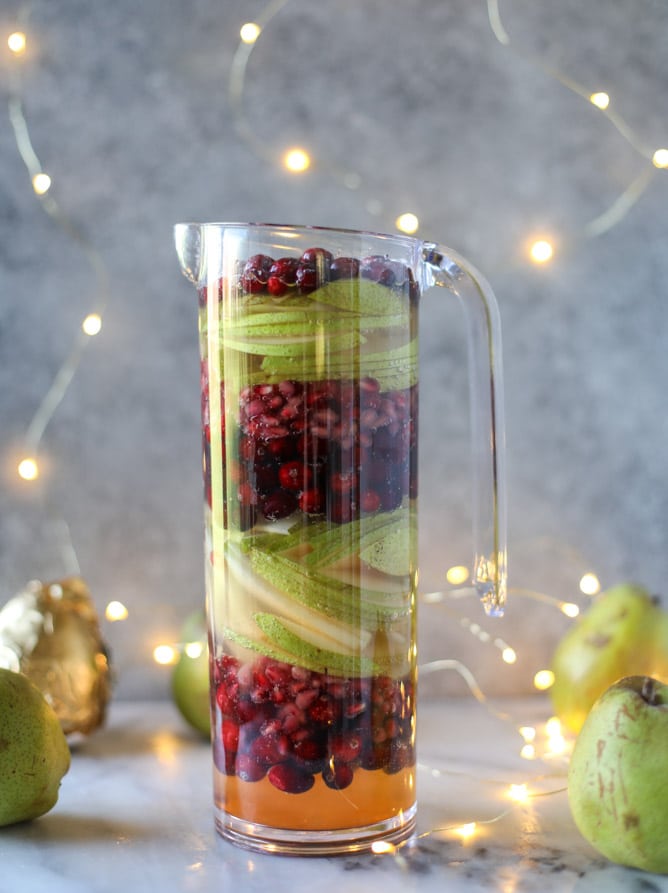 pear sangria I howsweeteats.com