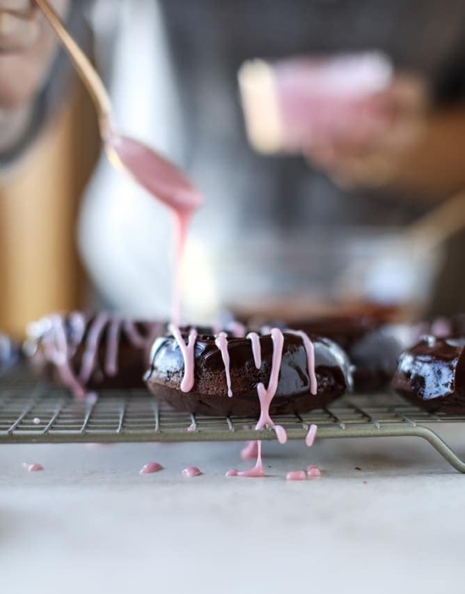 baked chocolate fudge donuts I howsweeteats.com